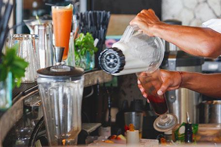 Commercial blenders and blender machines