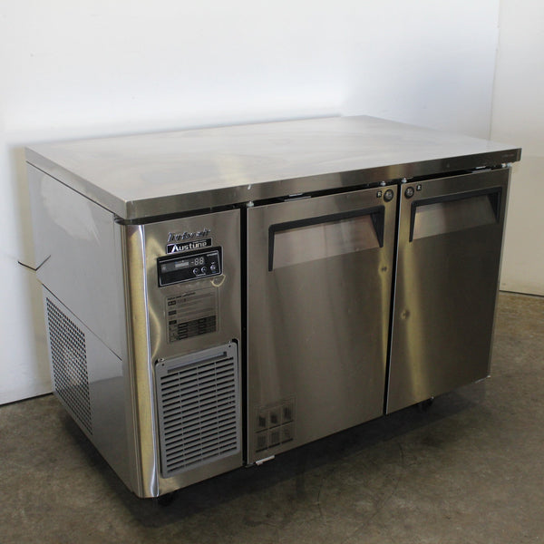 Turbo Air KUR12-2 Undercounter Fridge (2)