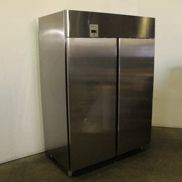 Electrolux RE4142FR Upright Fridge (2)