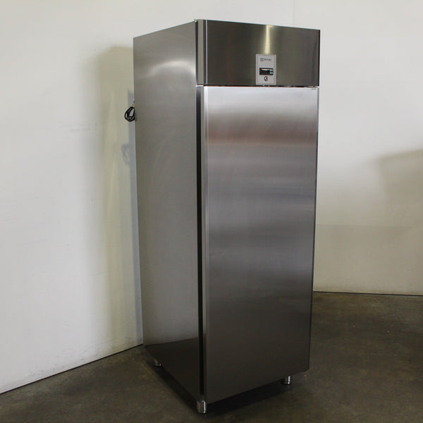 Electrolux RE471FF Upright Freezer (2)