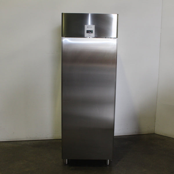 Electrolux RE471FF Upright Freezer (3)