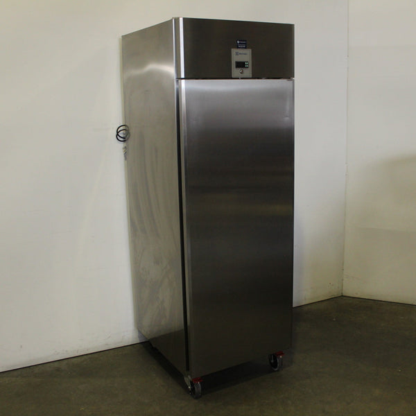 Electrolux RE471FF Upright Freezer (2)