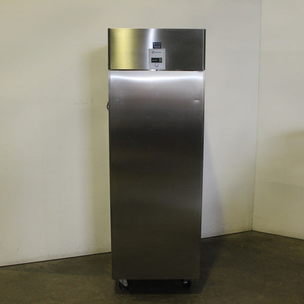 Electrolux RE471FF Upright Freezer (3)