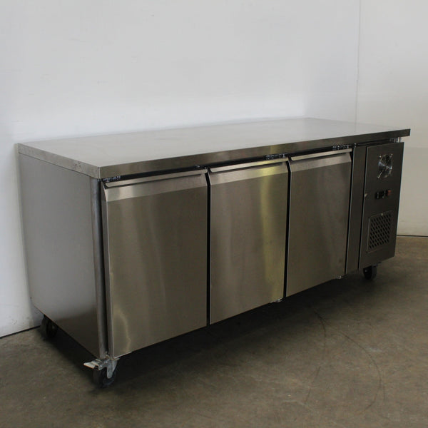 FED GN3100TN Undercounter Fridge (2)