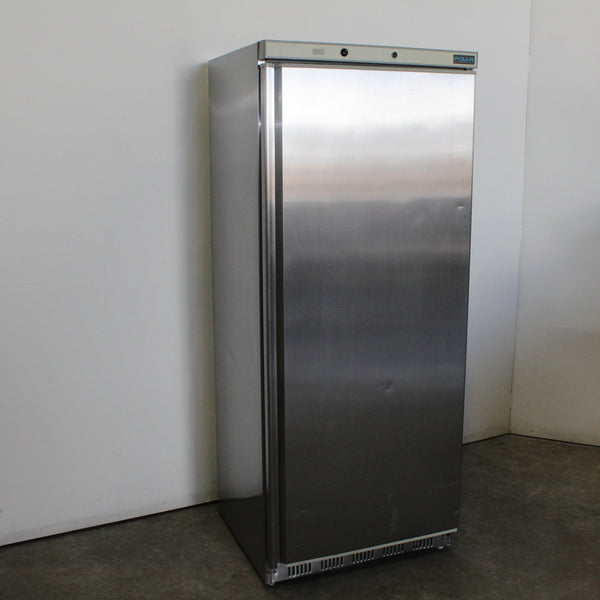 Polar CD085-A 1 Door Upright Freezer (2)