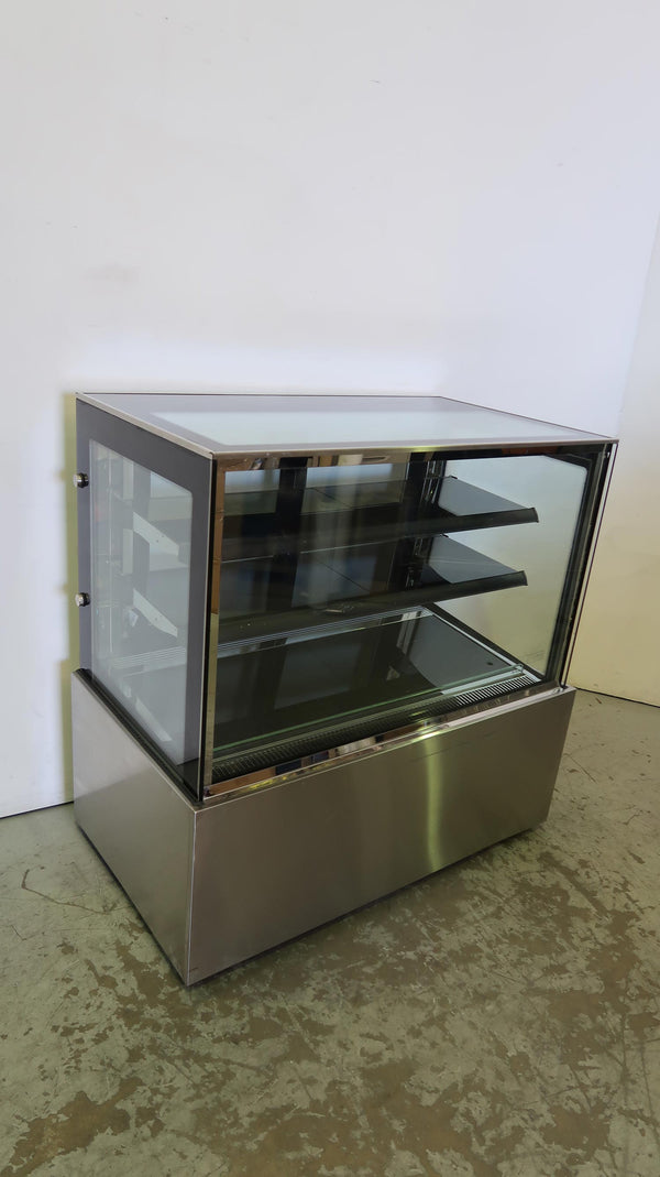 Anvil Display Cake - Square (2)