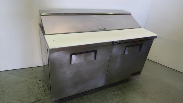True TSSU-60-16 Sandwich Prep Bench (1)