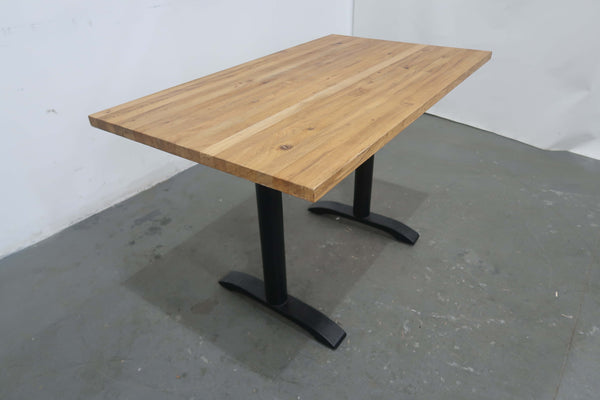 1 x Table (4)