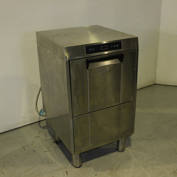 Smeg CWG411MDAUS-2 U/C Glasswasher (2)