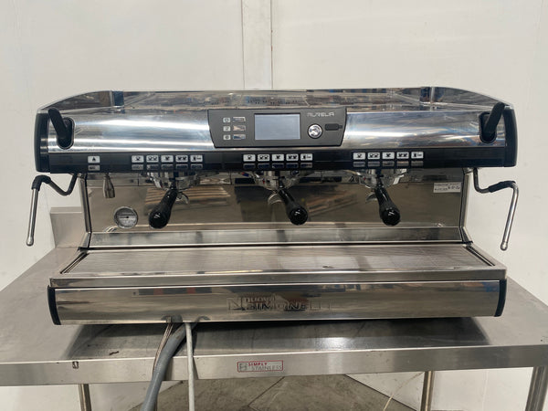 Nuova Simonelli AURELIA Coffee Machine (2)