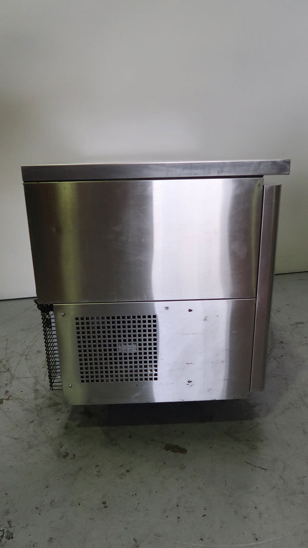 Austune KUR12-2 Undercounter Fridge (4)