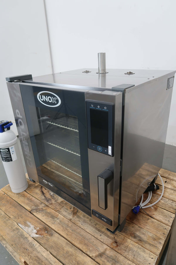 Unox XEVC-0711-GPR 7 Tray Combi Oven (4)