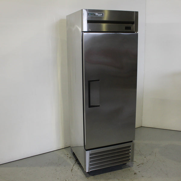 True T-23F-HC Upright Freezer (2)