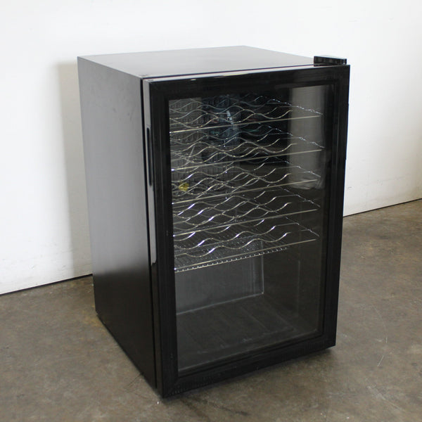 Polar CE204-A Wine Fridge (2)