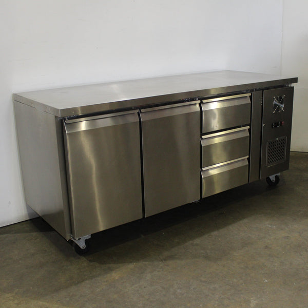 FED GN3100TN UC / Bench Chiller W/ Gantr (2)