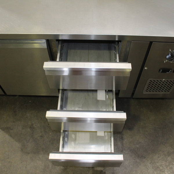 FED GN3100TN UC / Bench Chiller W/ Gantr (5)