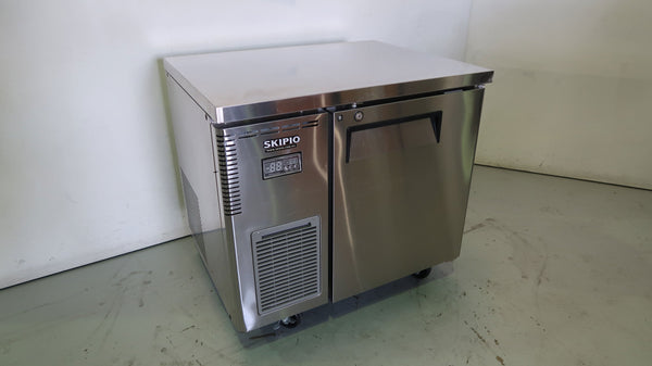 Skipio SGR9-1 Undercounter Fridge (2)