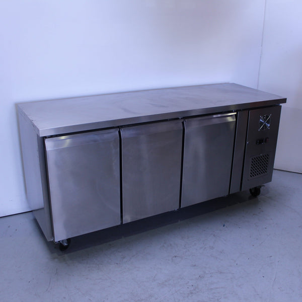 FED FE3100TN Undercounter Fridge (2)
