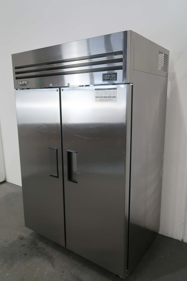 Skipio SFT45-2 2 Door Upright Freezer (2)