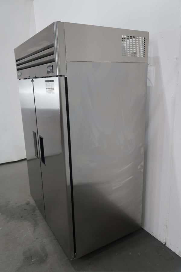 Skipio SFT45-2 2 Door Upright Freezer (4)
