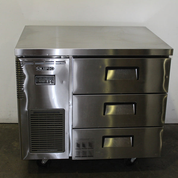 Skipio SUR9-3D-3 Underbench Draw Fridge (3)