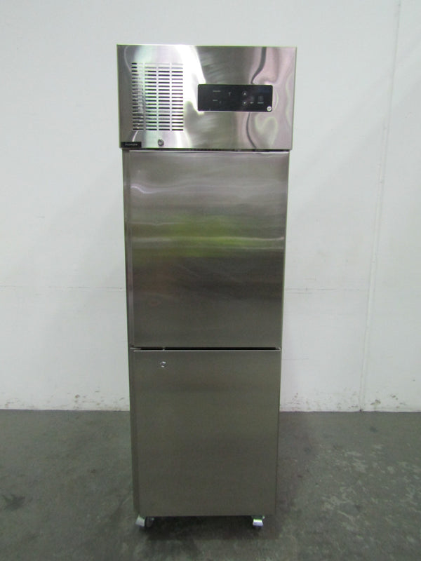 FED SUF500 Upright Freezer (2)