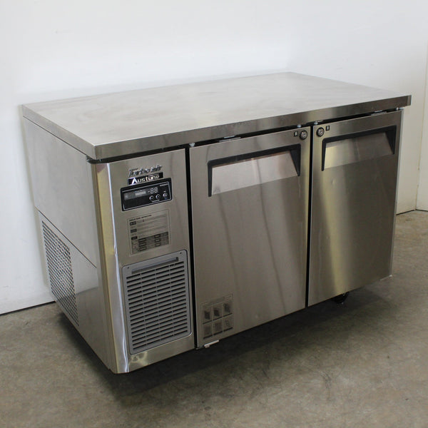 Turbo Air KUR12-2 Undercounter Fridge (2)