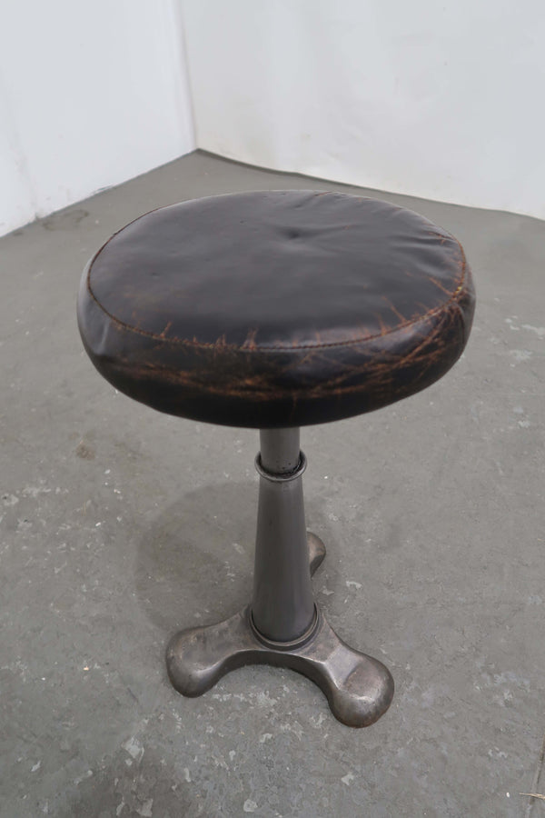 Singer Stool x 18 (4)