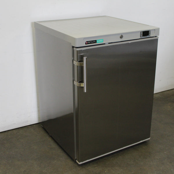 Anvil FBC0200 1 Solid Door Bar Fridge (2)