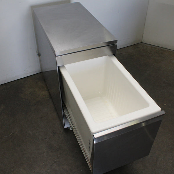 Adande VCCR2 Undercounter Fridge/Freezer (4)