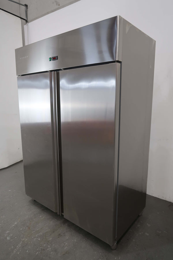 FED AFMIDMTN Upright Fridge (2)