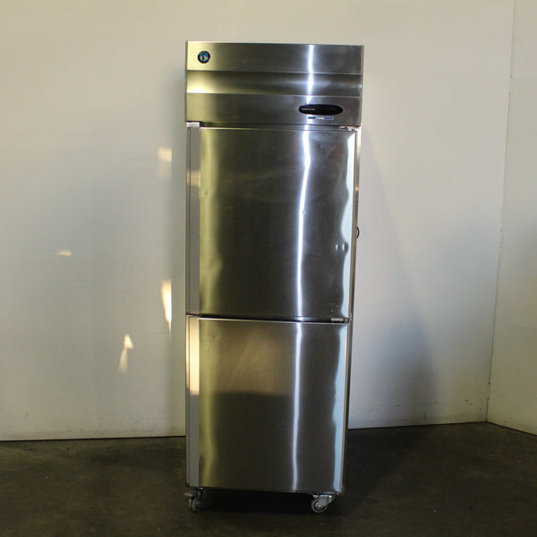 Hoshizaki HFE-77MA Upright Freezer (3)