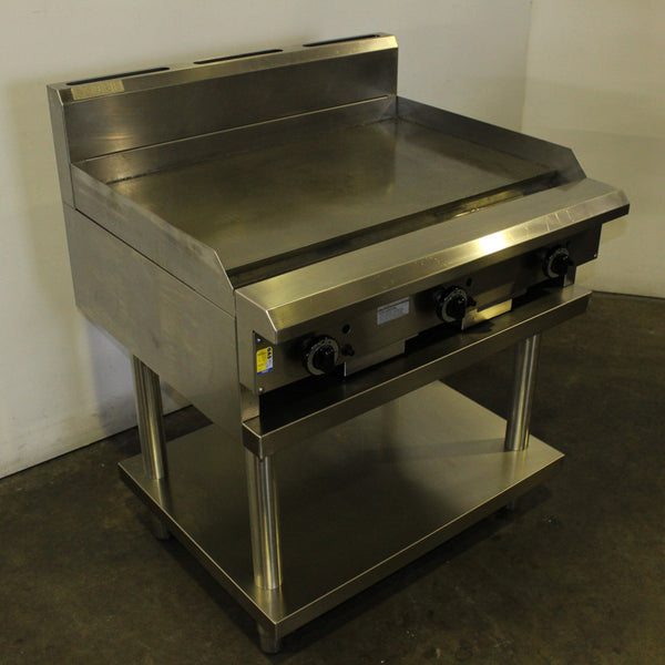 Luus CS-9P 3 Burner Griddle (2)