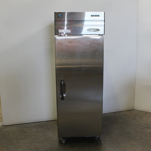 Hoshizaki HFE-70B 1 Door Upright Freezer (3)