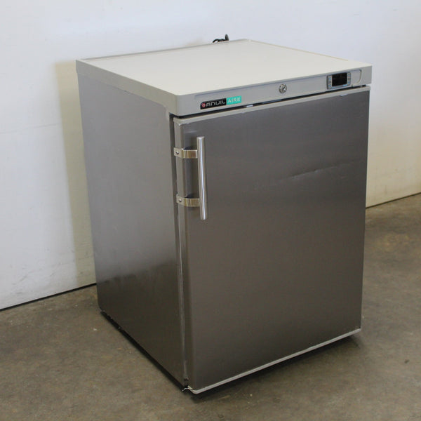 Anvil FBC0200 1 Solid Door Bar Fridge (2)