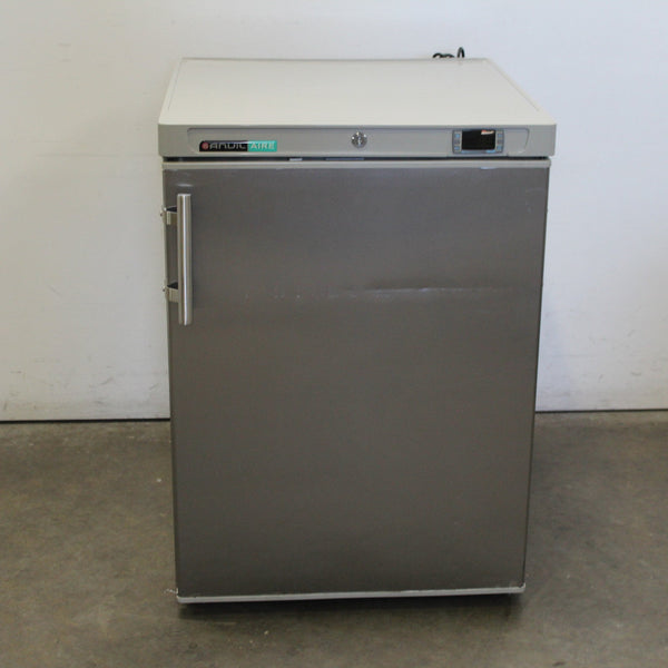 Anvil FBC0200 1 Solid Door Bar Fridge (3)