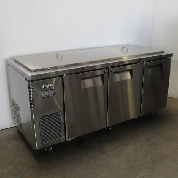 Skipio SSR18-3 Sandwich Prep Bench (2)