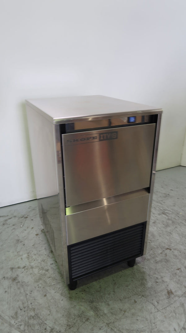 Skope ALFA DP45A U/Counter Ice Machine (2)