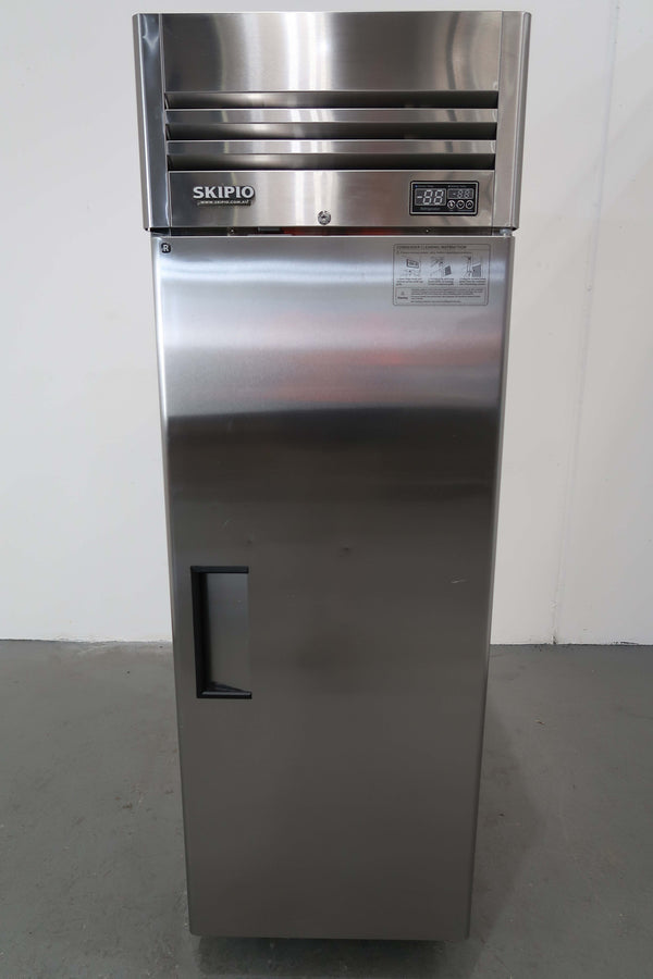 Skipio SRT25-1 1 Door Upright Fridge (2)