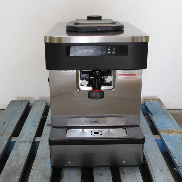 Taylor C152-40 C/Top Ice Cream Machine (3)