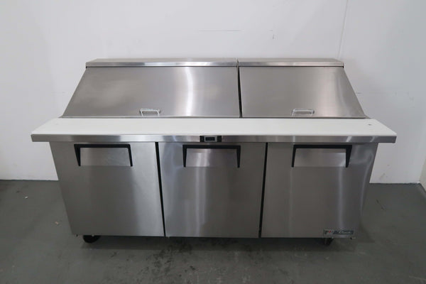 True TSSU-72-30M-BST Sandwich Prep Bench (2)