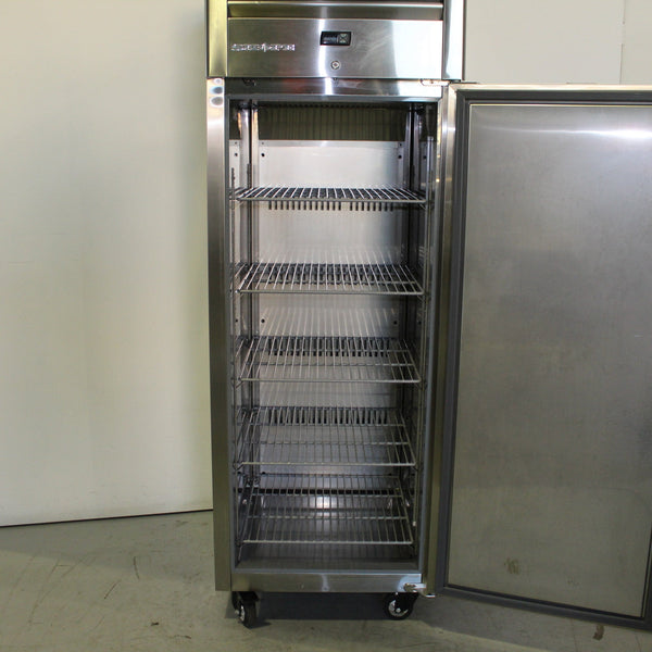 Skope RF7.UPF.1.SD Upright Freezer (4)