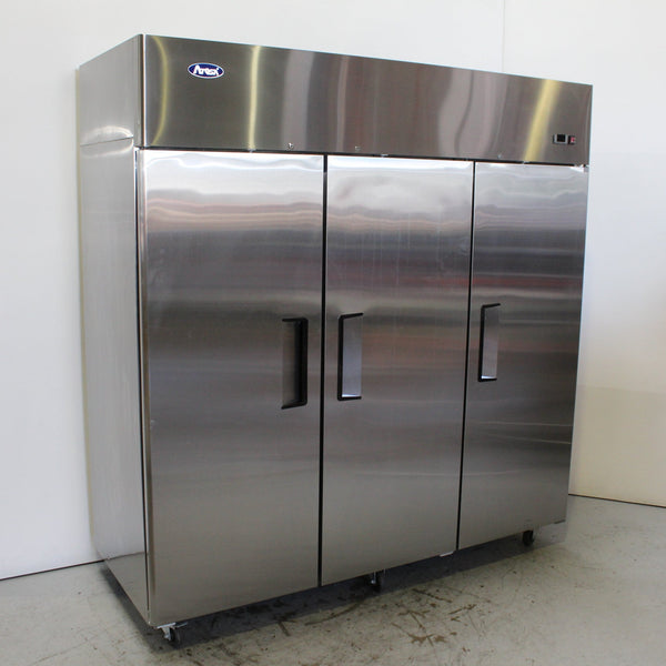 Atosa MBF8006 Upright Fridge (2)