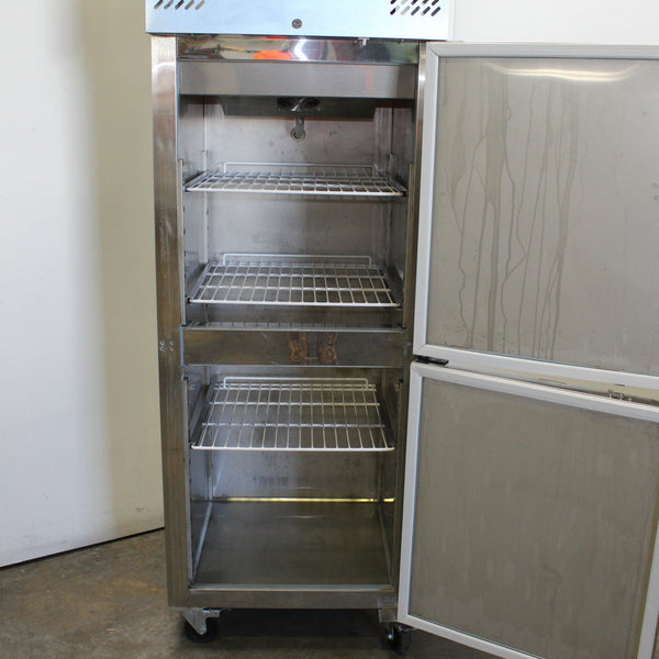 FED SN500TNM Upright Fridge (4)