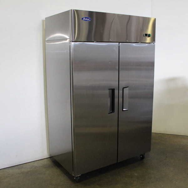 Atosa MBF8002 2 Door Upright Freezer (2)