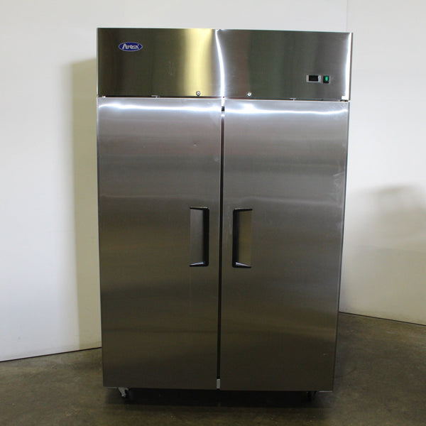 Atosa MBF8002 2 Door Upright Freezer (3)