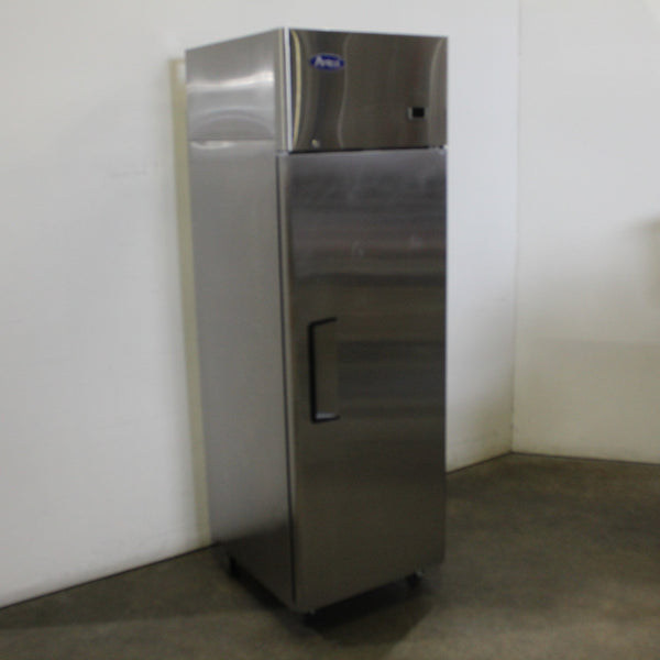 Atosa YBF9207 1 Door Upright Freezer (2)