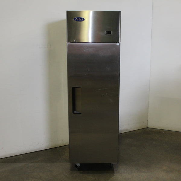 Atosa YBF9207 1 Door Upright Freezer (3)