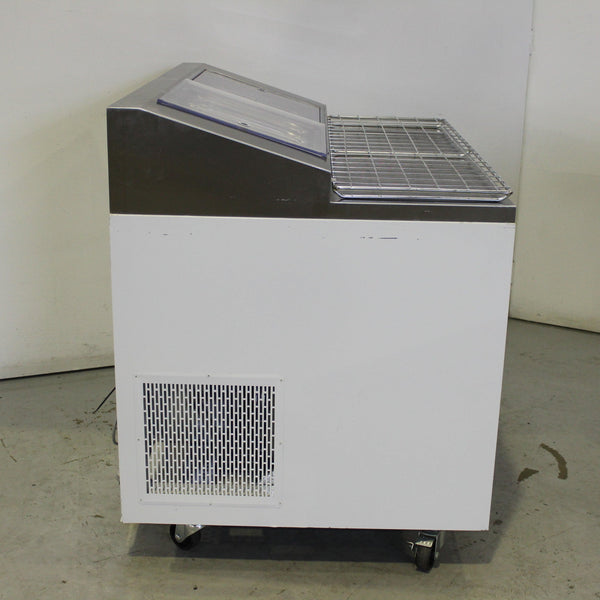 Williams JADE Pizza Preparation Bench (5)