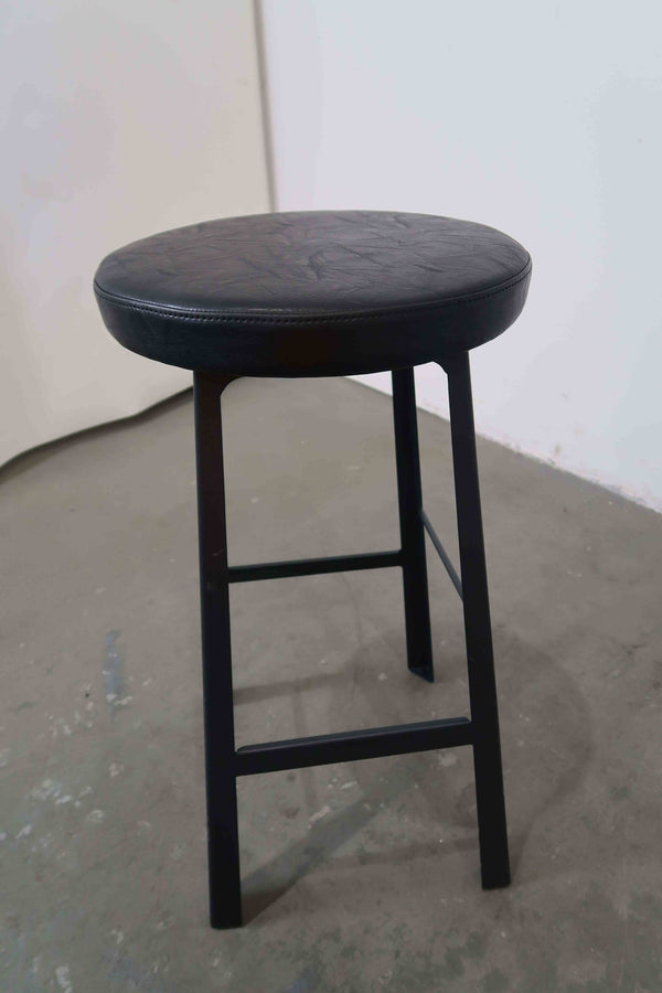 Saltash Bar Stool Round BLACK PU SEAT Ba (4)